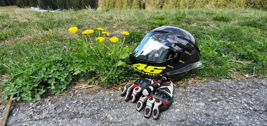 Articles 20 Evasion Auto Moto École casque et gants